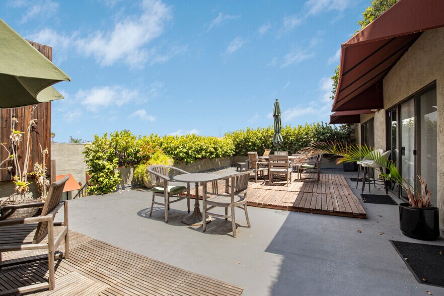 More Photos Of 1321 7th St, Santa Monica Office For Sale