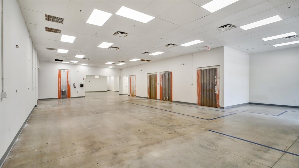 More Photos Of 4800 Lyons Technology Pky, Coconut Creek Warehouse For Sale