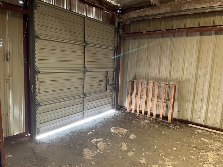 More Photos Of 1063 E Parkway South, Memphis Flex For Sale