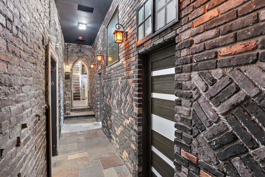 More Photos Of 193 Elk St, Buffalo Religious Facility For Sale