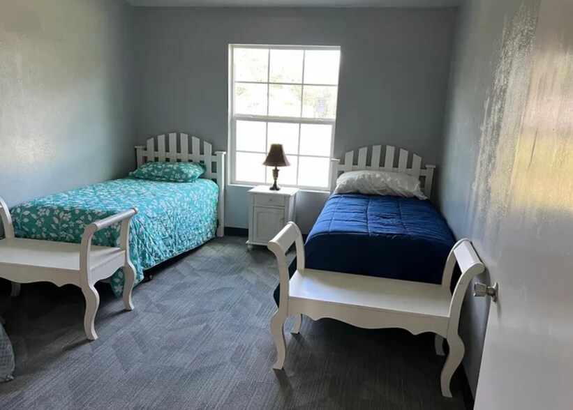 More Photos Of 569 Bear Dr, Timpson Medical For Sale