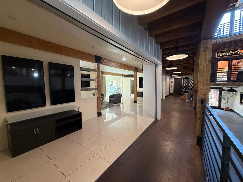 More Photos Of 2 W Saint George Blvd, St George Office For Lease