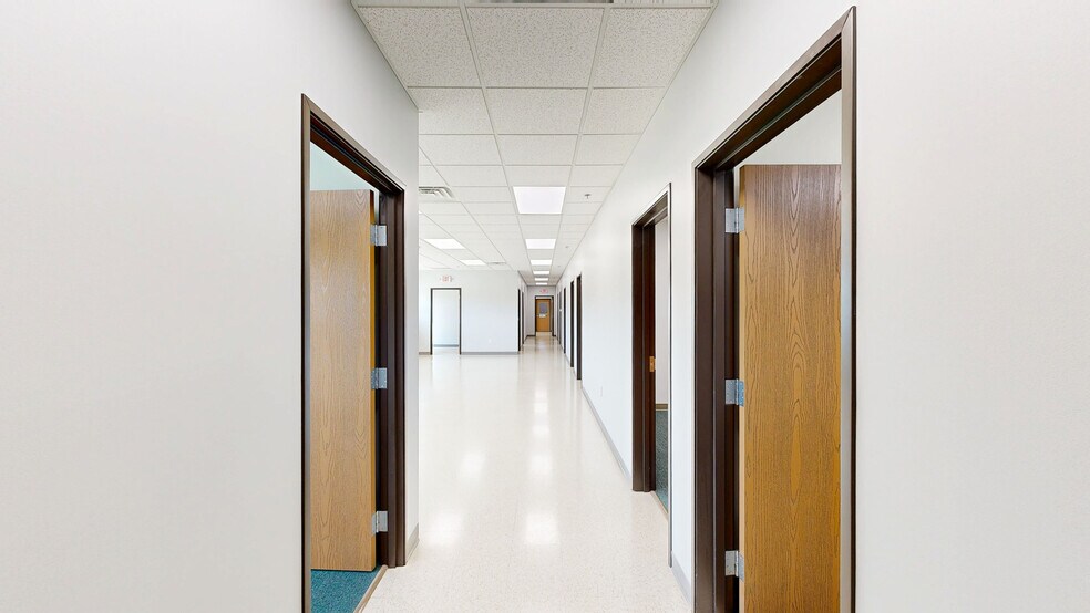 More Photos Of 1060 Commerce Dr, Farwell Manufacturing For Sale