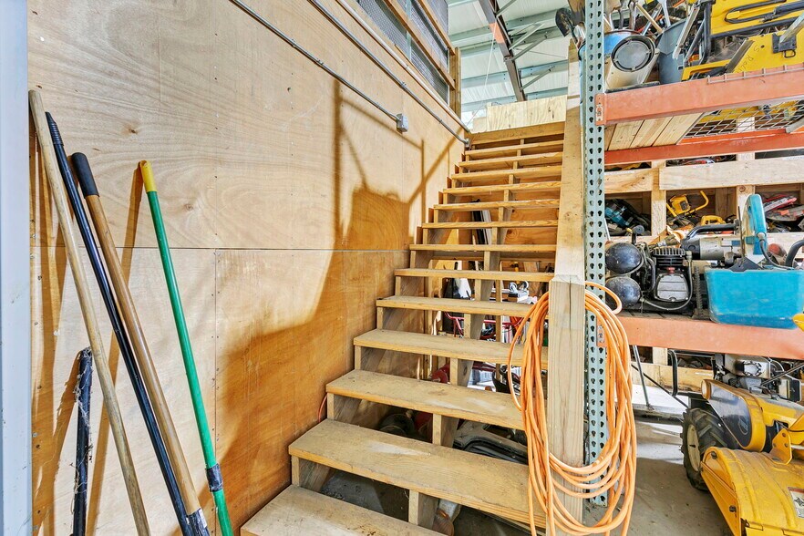 More Photos Of 5060 Jack Springs Rd, Atmore Light Distribution For Sale