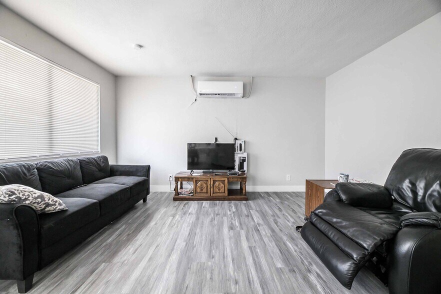 More Photos Of 239 W Cleveland Ave, Las Vegas Apartments For Sale