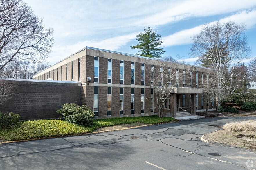 Primary Photo Of 2 Elm St, Windsor Locks Office For Lease