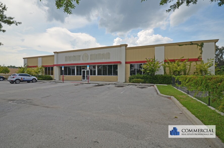 Primary Photo Of 7115 E Colonial Dr, Orlando Freestanding For Lease