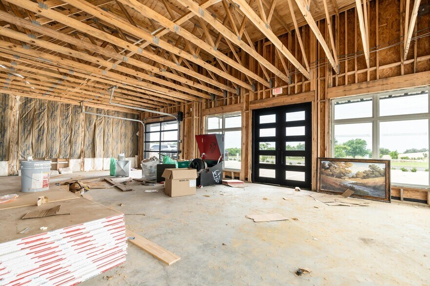 More Photos Of 5536 FM 933 #101, Whitney Flex For Lease