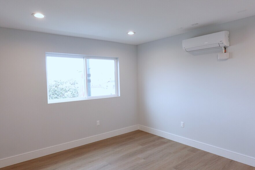 More Photos Of 935-937 N Hill St, Los Angeles Storefront Retail Residential For Sale