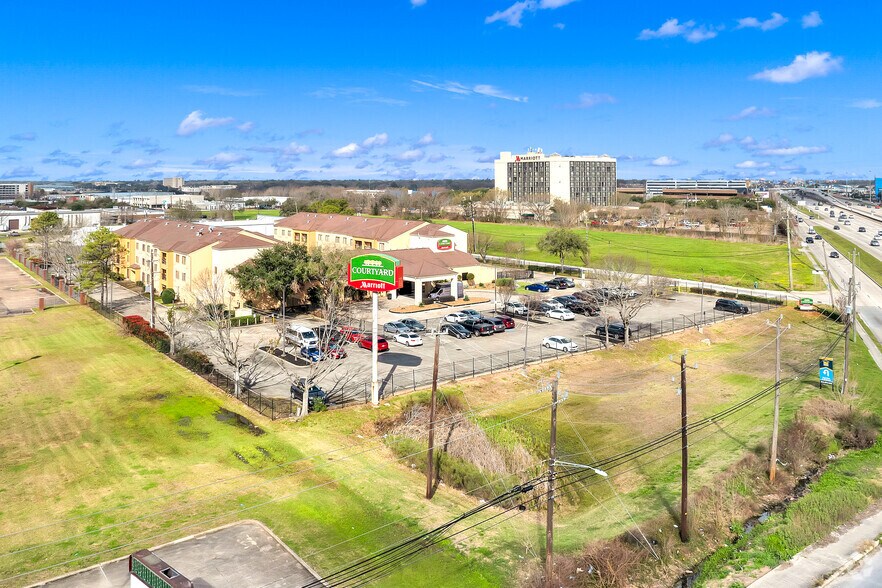 More Photos Of 9190 Gulf Fwy, Houston Hospitality For Sale