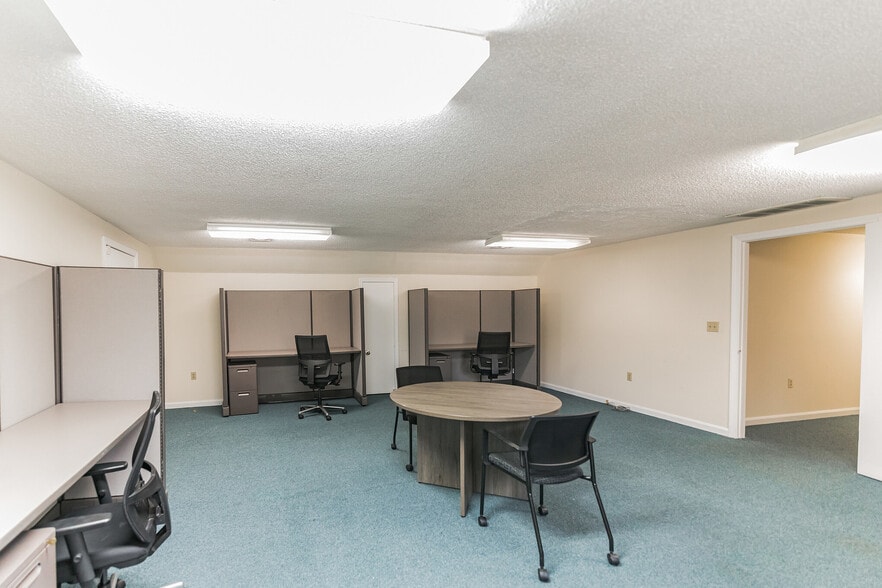 More Photos Of 34 Academy Hill Rd, Plainfield Office For Sale