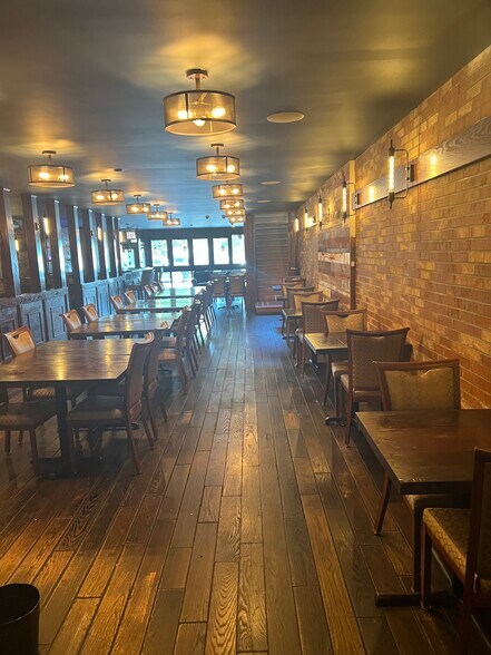 More Photos Of 6112 N Lincoln Ave, Chicago Restaurant For Lease