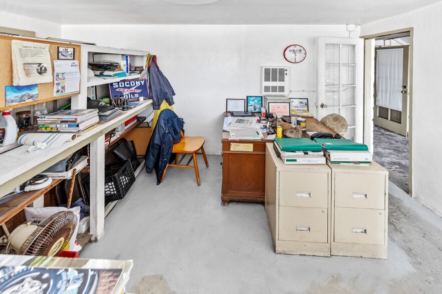 More Photos Of 809 Montauk Hwy, Montauk Auto Repair For Sale