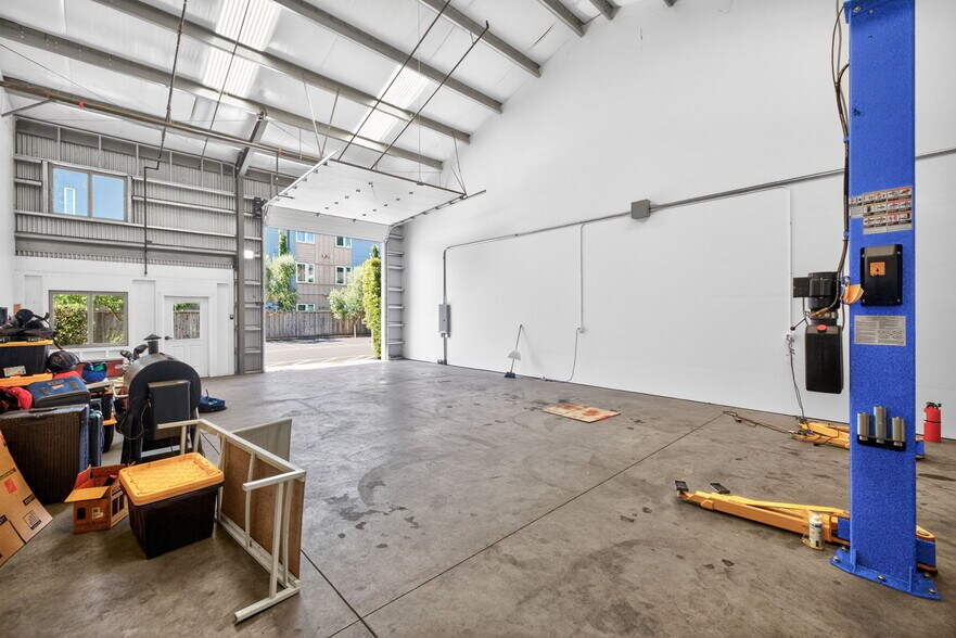 More Photos Of 1229 Grove St, Healdsburg Warehouse For Sale