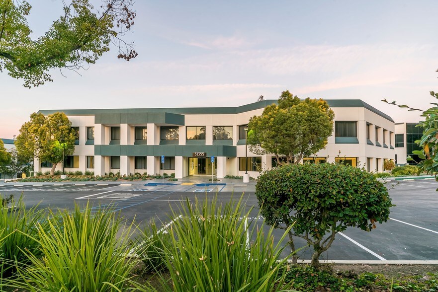 More Photos Of 31365 Oak Crest Dr, Westlake Village Office For Lease
