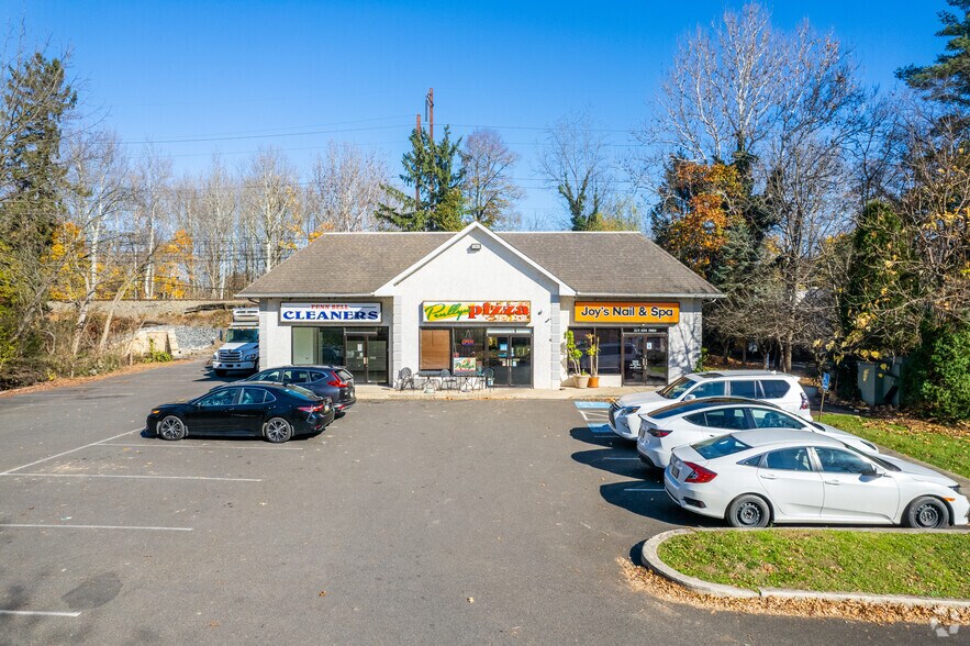 More Photos Of 401 Penllyn Blue Bell Pike, Blue Bell Storefront Retail Office For Sale