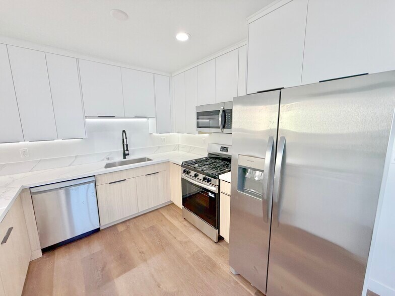 More Photos Of 825 Manhattan Ave, Hermosa Beach Apartments For Sale
