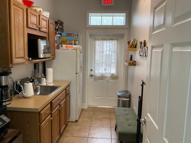 More Photos Of 29160 Chapel Park Dr, Wesley Chapel Office For Lease