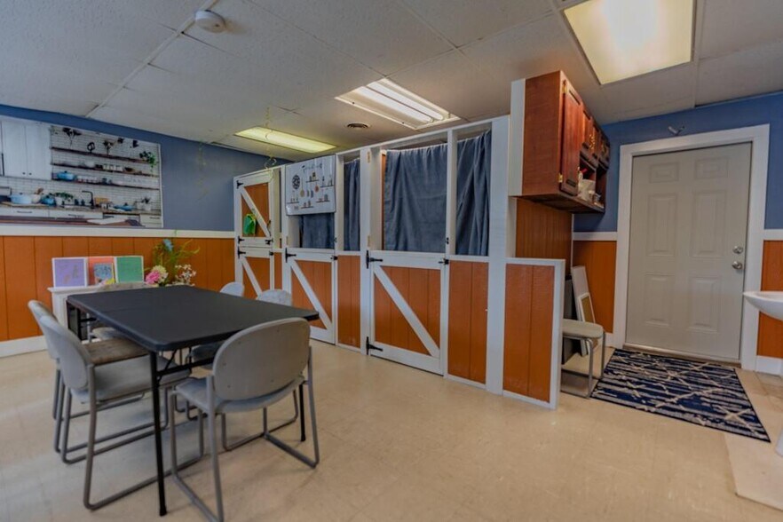 More Photos Of 1080 Main St NW, Lenoir Office For Sale