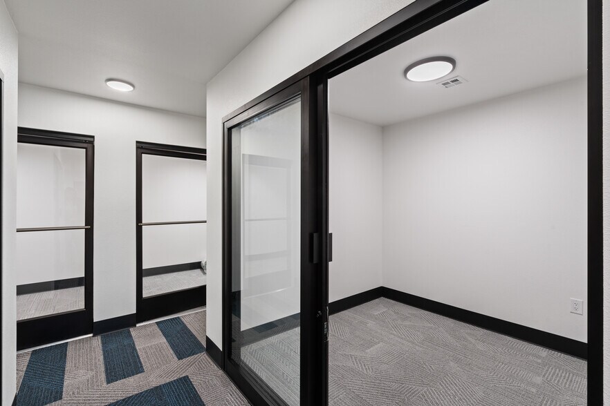 More Photos Of 222 NE Everett St, Camas Storefront Retail Office For Lease