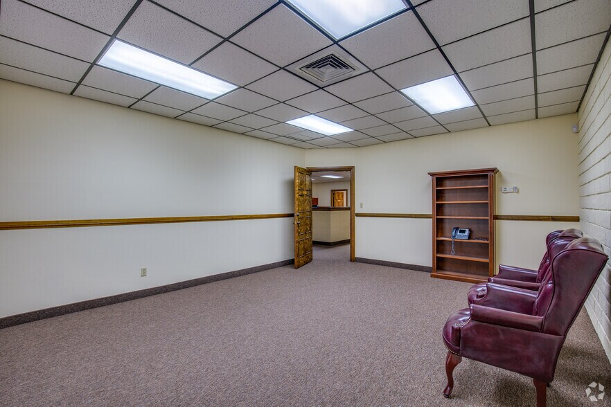 More Photos Of 601 S Rancho Dr, Las Vegas Medical For Sale