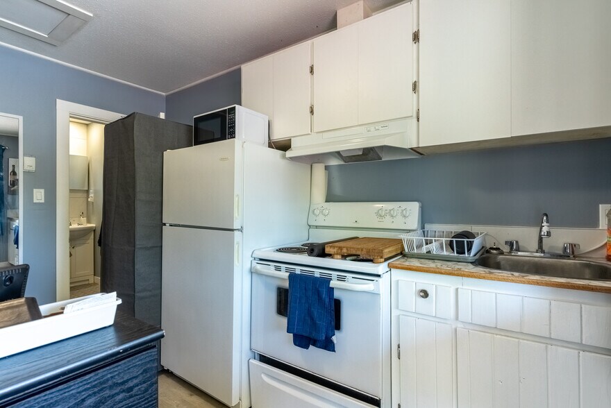 More Photos Of 1801 Chapman St, Merritt Apartments For Sale