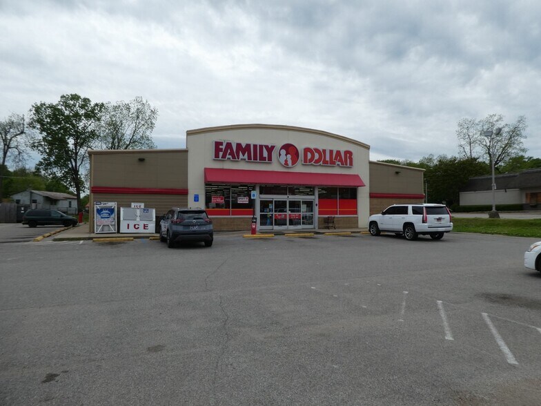 More Photos Of 605 W Market St, Bolivar Freestanding For Sale