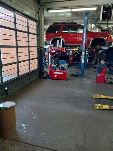 More Photos Of 12730 Cal Sag Rd, Crestwood Auto Repair For Sale