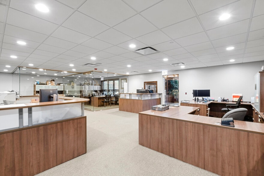More Photos Of 9735 Industrial Dr, Bridgeview Light Distribution For Sale