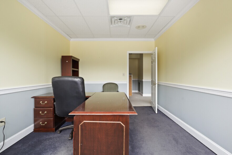 More Photos Of 339 Buschs Frontage Rd, Annapolis Medical For Lease