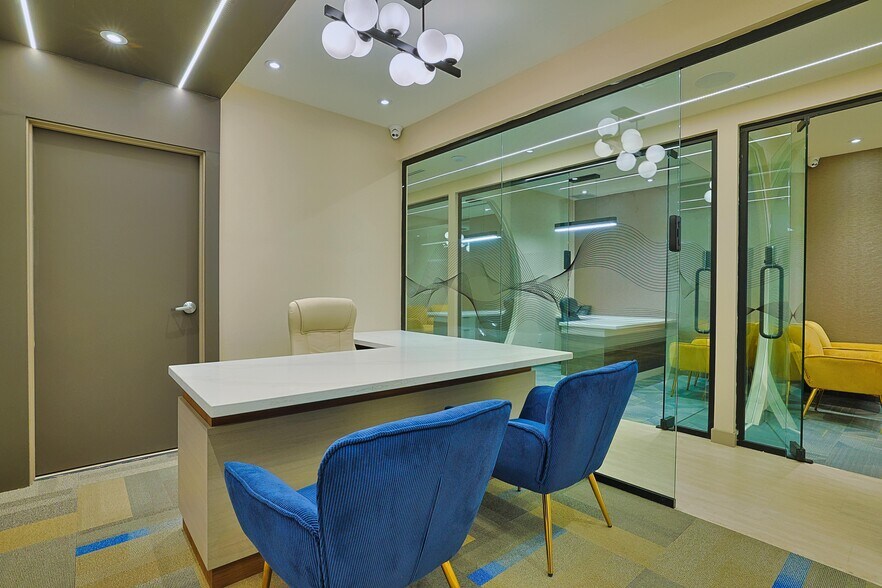 More Photos Of 1200 Derry Rd E, Mississauga Freestanding For Lease