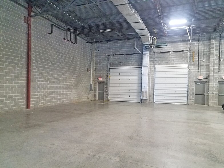 More Photos Of 1900 Crooked Hill Rd, Harrisburg Warehouse For Lease