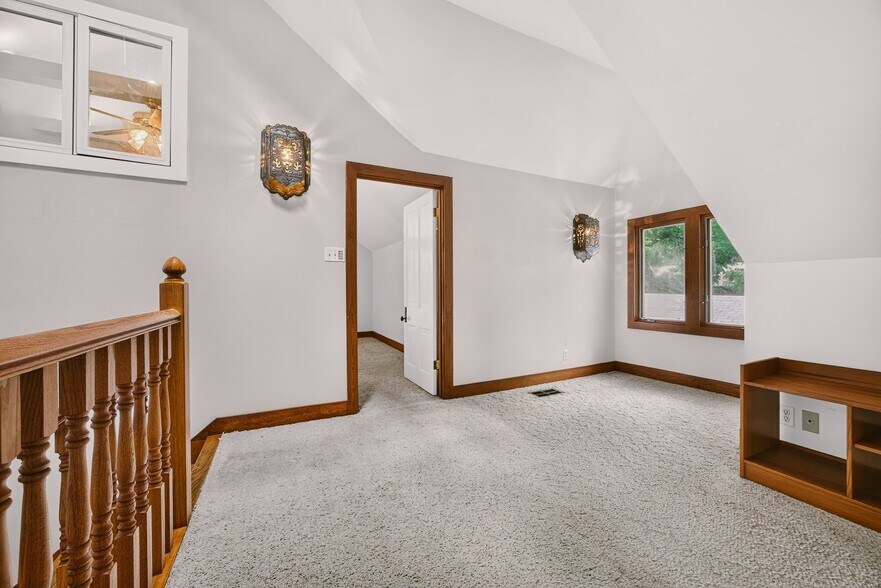 More Photos Of 812 W 10th St, Austin Office For Sale