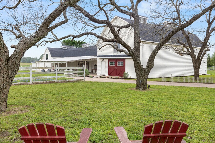 More Photos Of 53447 Highway 290, Hempstead Specialty For Sale