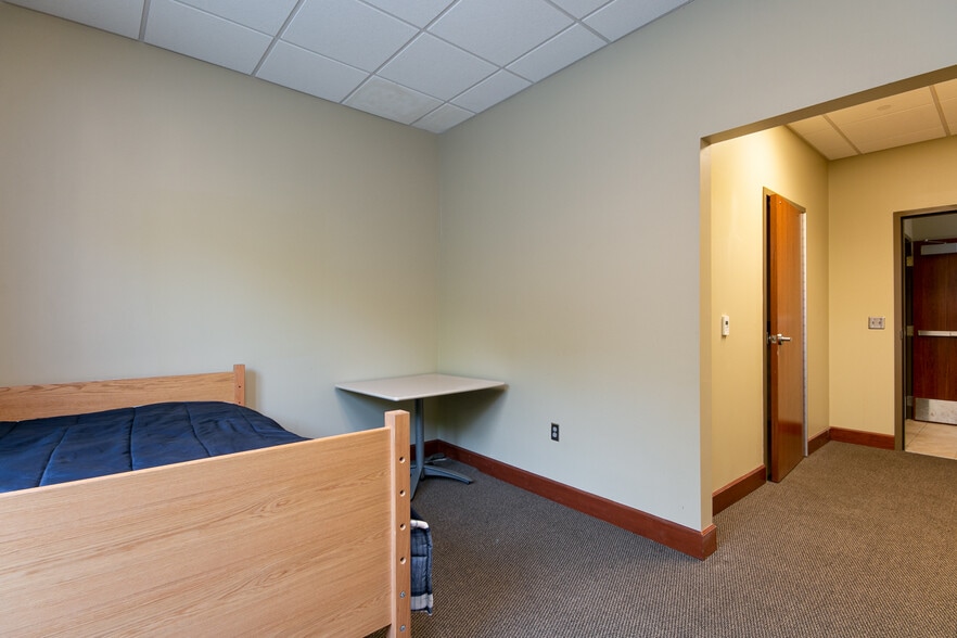 More Photos Of 1632 McCain Ln, Manhattan Sorority Fraternity House For Sale