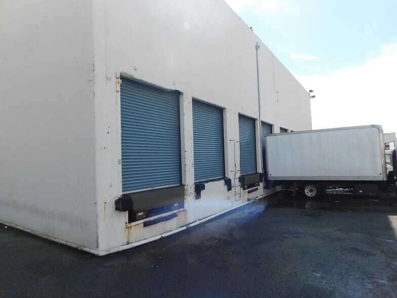 More Photos Of 330 Shaw Rd, South San Francisco Industrial For Lease