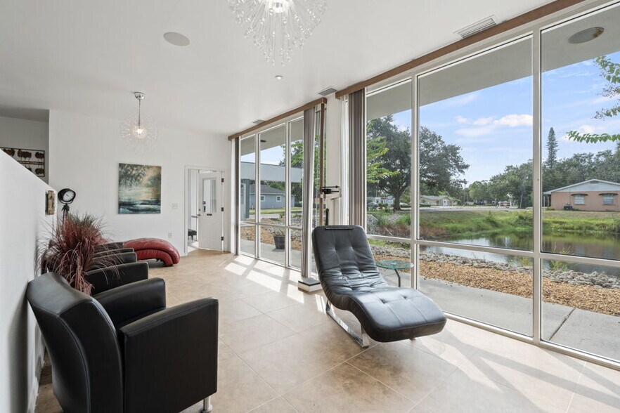 More Photos Of 3800 26th St W, Bradenton Medical For Sale