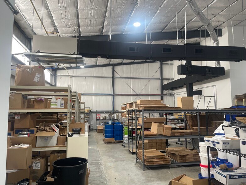 More Photos Of 22924 Kuykendahl Rd, Spring Light Manufacturing For Lease
