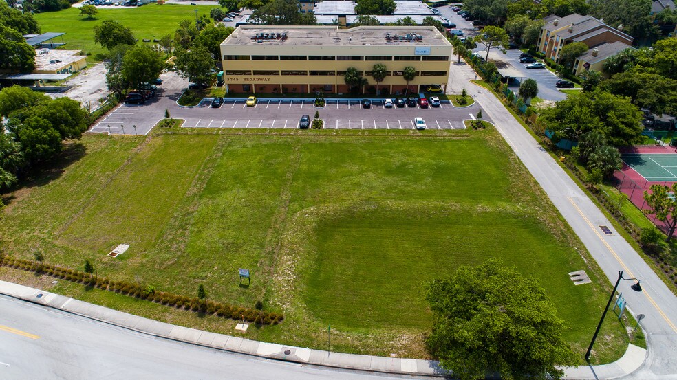 More Photos Of 3745 Broadway, Fort Myers Medical For Sale