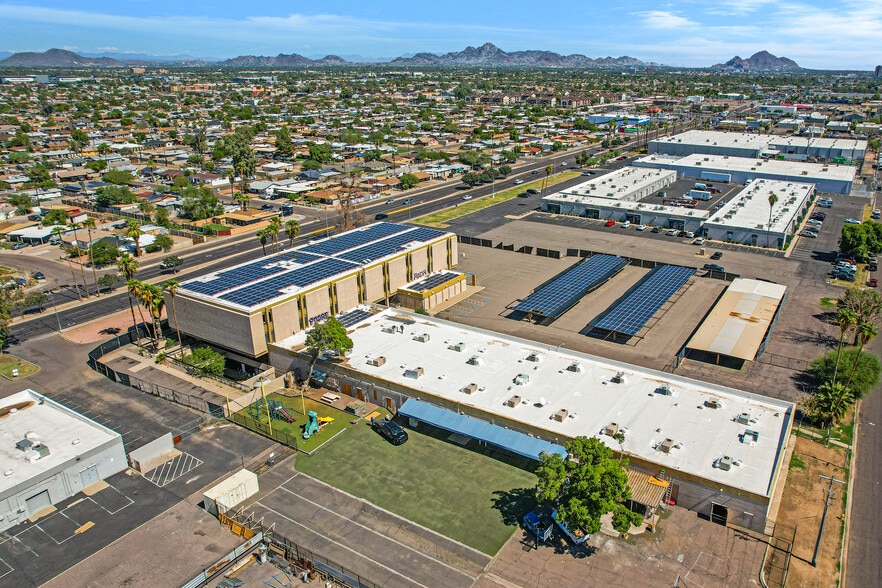 More Photos Of 3001 W Indian School Rd, Phoenix Office For Sale