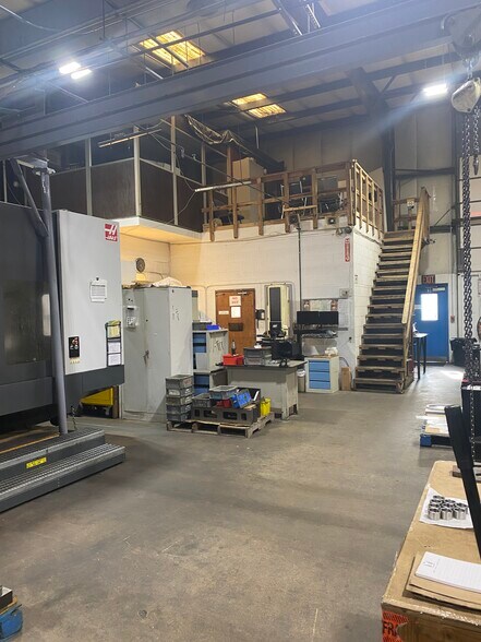 More Photos Of 1033 Cavalier Blvd, Chesapeake Manufacturing For Sale