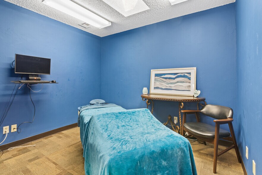 More Photos Of 4334 N Meridian Ave, Oklahoma City Office Residential For Sale