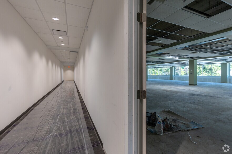 More Photos Of 645 W Grand River Ave, Howell Medical For Lease