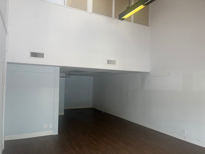 More Photos Of 1043-1049 SE 17th St, Fort Lauderdale Office For Lease