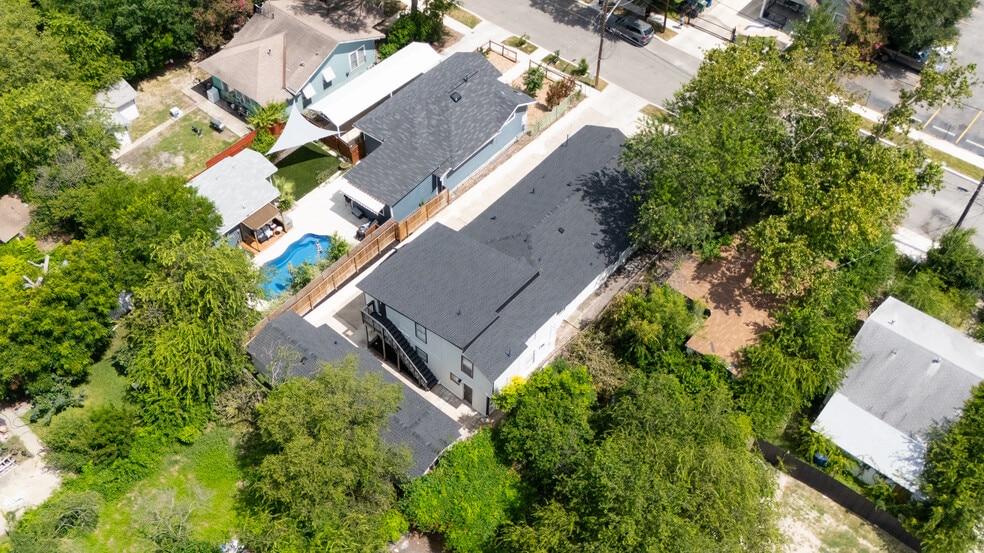 More Photos Of 827 W Rosewood Ave, San Antonio Apartments For Sale