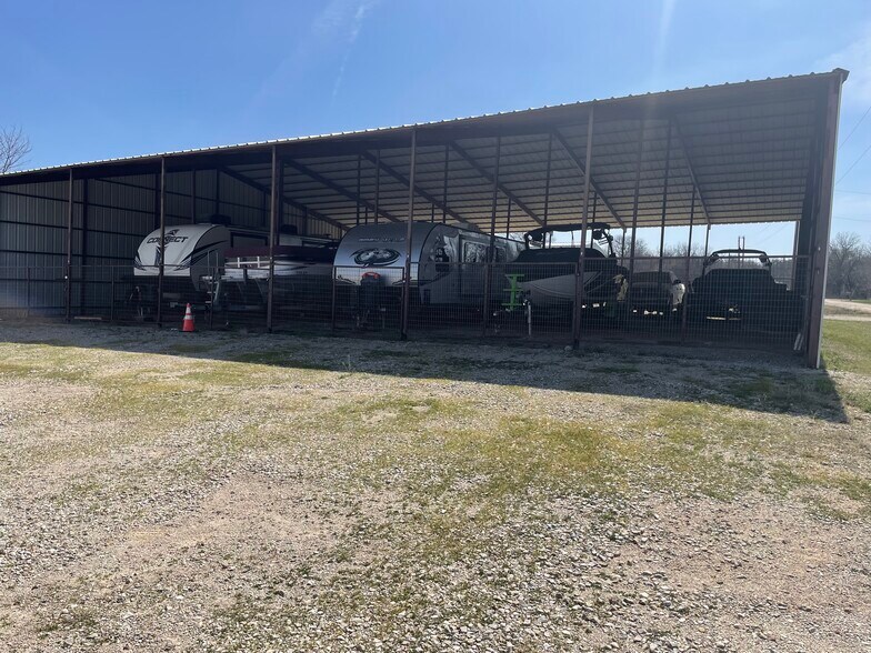 More Photos Of 160 Cimmarron Trail, Runaway Bay Light Manufacturing For Sale