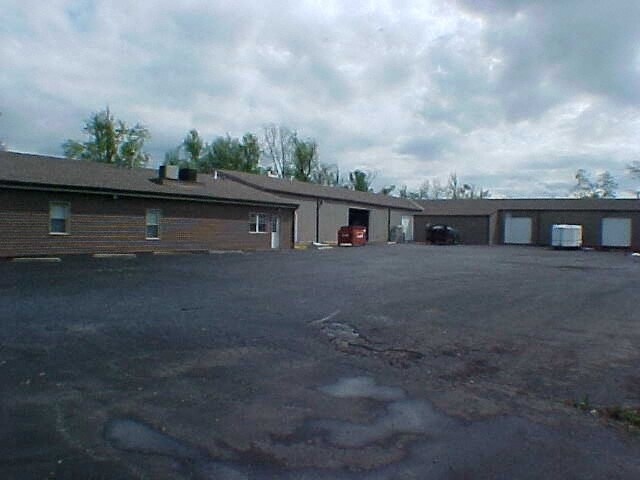 More Photos Of 1880 N Prairie St, Springfield Warehouse For Sale