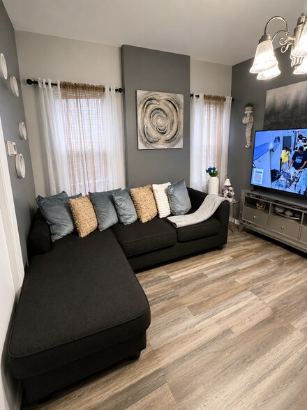More Photos Of 18-20 Lawrence St, Hartford Apartments For Sale