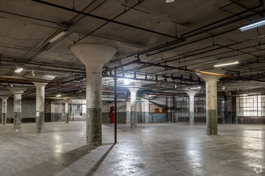 More Photos Of 6500 Mount Elliott St, Detroit Light Distribution For Lease