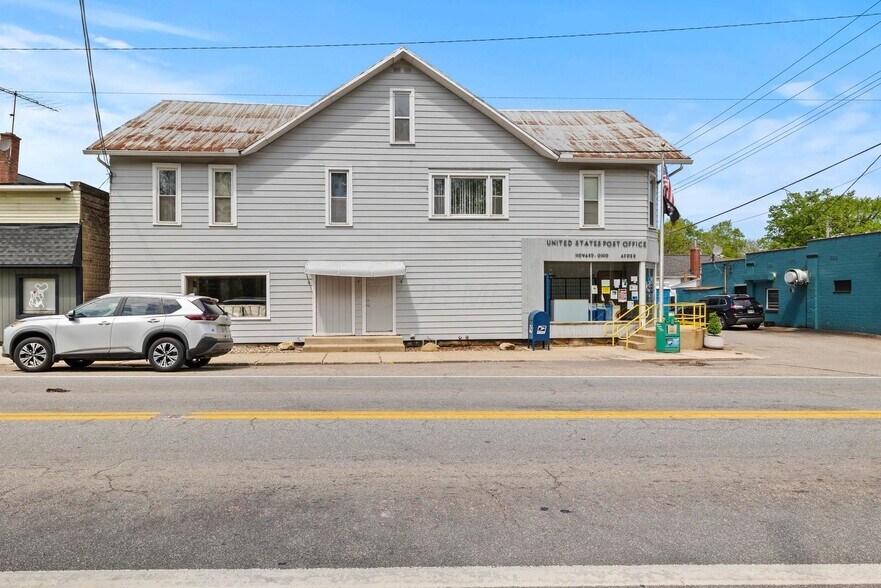 More Photos Of 23359 Coshocton Rd, Howard Storefront For Sale